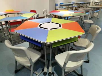 China Buntes sechs gemeinsames Studenten-Schreibtisch und Stuhl gesetzter PVC-Rand für Ausbildungsraum fournisseur
